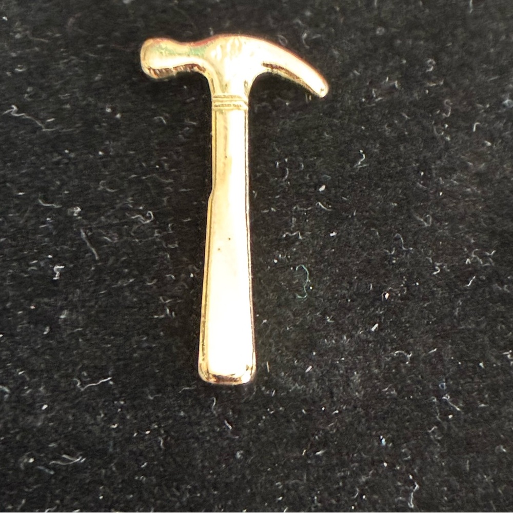 Vintage Gold tone Hammer Brooch/lapel pin